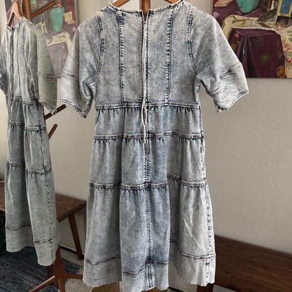 Ulla Johnson - Devi Dress in Acid Wash Denim - Picture 4 of 9